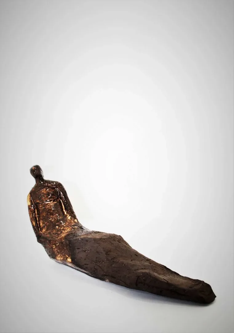 yakınlaştır "Fevk" eseri FATİH KOYUNCU tarafından 2021 yılında 13x28x7 cm ölçülerinde Seramik, 1050° C tekniği ile yapılmıştır.