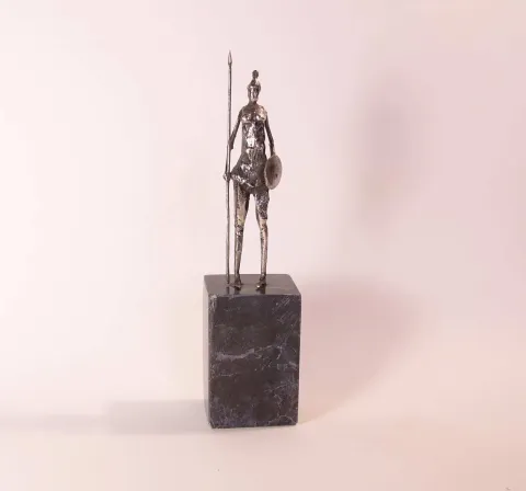 Bu eser ÖZER AKTAŞ tarafından 2021 yılında Metal, mermer tekniği ile yapılmıştır.