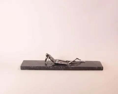 Bu eser ÖZER AKTAŞ tarafından 2021 yılında Metal, mermer tekniği ile yapılmıştır.