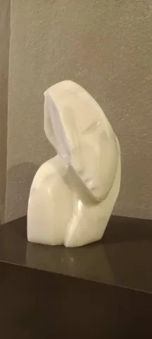 Bu eser DEMET KAYA tarafından 2021 yılında Mermer tekniği ile yapılmıştır.