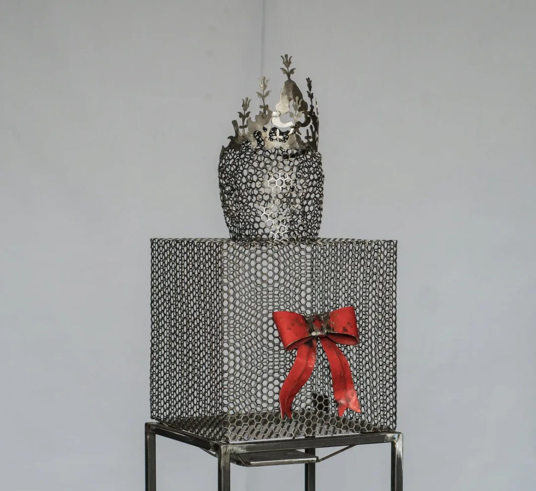 yakınlaştır "Artemis" eseri ASAF ERDEMLİ tarafından 70x35x30 cm ölçülerinde Metal, Teknik Kaynak tekniği ile yapılmıştır.