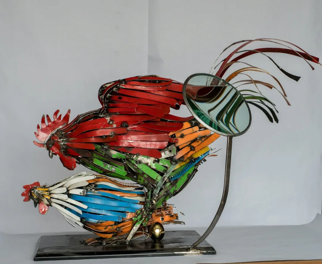 yakınlaştır "Feberge" eseri ASAF ERDEMLİ tarafından 100x68x62 cm ölçülerinde Metal, Teknik Kaynak tekniği ile yapılmıştır.