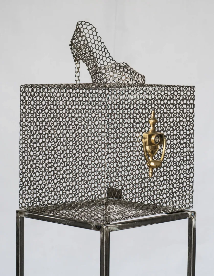 yakınlaştır "No 5" eseri ASAF ERDEMLİ tarafından 57x30x30 cm ölçülerinde Metal, Teknik Kaynak tekniği ile yapılmıştır.