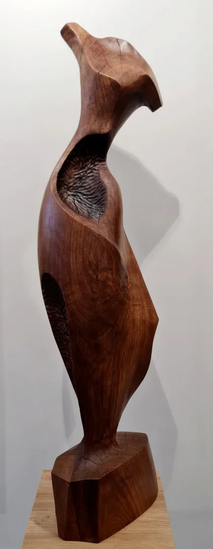 "İsimsiz" eseri AZİMET KARAMAN tarafından 2021 yılında 126x30x35 cm ölçülerinde Ahşap Yontma - Ceviz (Ahlat) tekniği ile yapılmıştır.