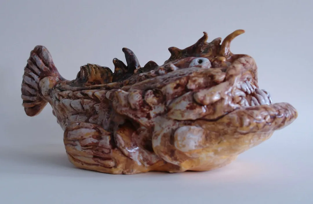 MURAT TOLGA — “İsimsiz”, 2021 "İsimsiz" eseri MURAT TOLGA tarafından 2021 yılında 14x30x16 cm ölçülerinde Seramik Heykel 1040°C tekniği ile yapılmıştır.