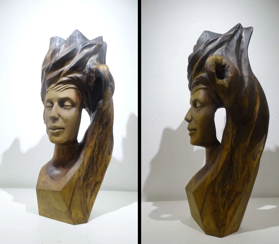 AZİMET KARAMAN — “İsimsiz”, 2022 "İsimsiz" eseri AZİMET KARAMAN tarafından 2022 yılında 80x33x29 cm ölçülerinde Ceviz yontu tekniği ile yapılmıştır.
