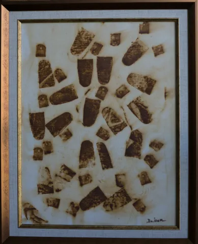 "İki" eseri DUYGU İREM CAN tarafından 2022 yılında 45x70 cm ölçülerinde Kumaş Üzeri Pas Baskı / Rust Printing tekniği ile yapılmıştır.