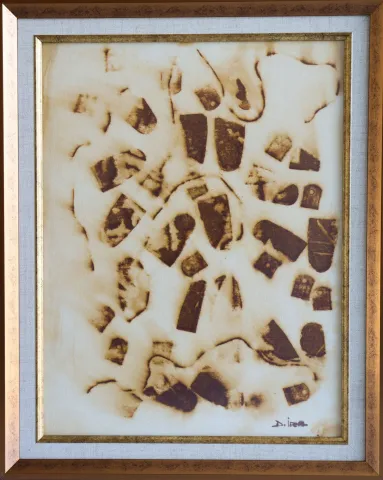 "Kare" eseri DUYGU İREM CAN tarafından 2022 yılında 38x3 cm ölçülerinde Kumaş Üzeri Pas Baskı / Rust Printing tekniği ile yapılmıştır.