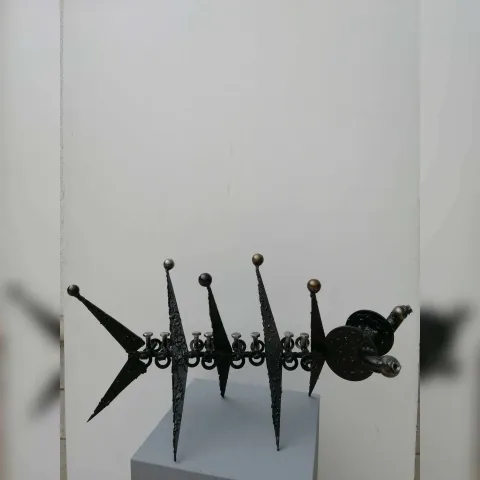 "isimsiz" eseri DOĞAN KARAKILIÇ tarafından 2022 yılında 25x32x68 cm ölçülerinde Metal tekniği ile yapılmıştır.