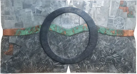 "İsimsiz" eseri HAYATİ MİSMAN tarafından 2008 yılında 120x220 cm ölçülerinde Metal tekniği ile yapılmıştır.