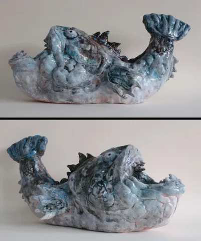 Bu eser MURAT TOLGA tarafından 2021 yılında 16x35x14 cm ölçülerinde 1040°C Seramik Heykel tekniği ile yapılmıştır.