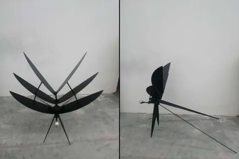 "Swallow" eseri DOĞAN KARAKILIÇ tarafından 2022 yılında 70x75x96 cm ölçülerinde Metal tekniği ile yapılmıştır.