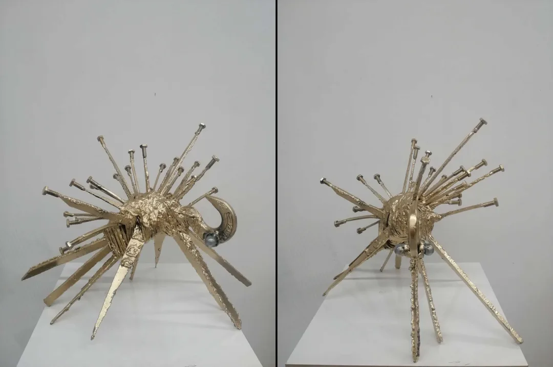 "Diken" eseri DOĞAN KARAKILIÇ tarafından 2022 yılında 50x43x60 cm ölçülerinde Metal tekniği ile yapılmıştır.