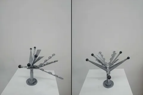 "Aylak Kuş" eseri DOĞAN KARAKILIÇ tarafından 2022 yılında 34x18x34 cm ölçülerinde Metal tekniği ile yapılmıştır.
