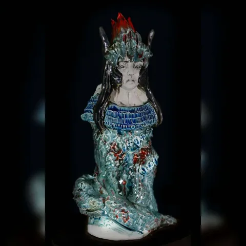 "Şah-ımeran" eseri ORÇUN İLTER tarafından 2022 yılında 37x18x18 cm ölçülerinde Seramik elle şekillendirme 1100°C tekniği ile yapılmıştır.