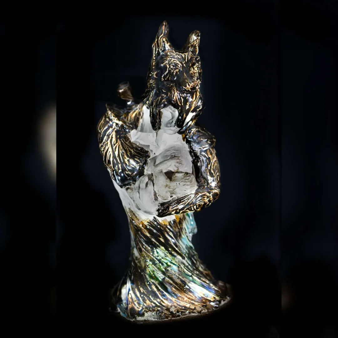 yakınlaştır "anne" eseri ORÇUN İLTER tarafından 2022 yılında 37x18x18 cm ölçülerinde Seramik elle şekillendirme 1100°C tekniği ile yapılmıştır.