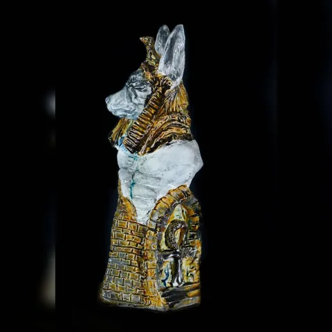 "anubis" eseri ORÇUN İLTER tarafından 2022 yılında 37x18x18 cm ölçülerinde Seramik elle şekillendirme 1100°C tekniği ile yapılmıştır.