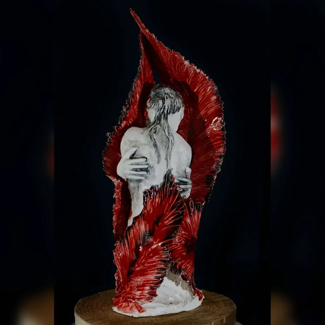 yakınlaştır "giz" eseri ORÇUN İLTER tarafından 2022 yılında 37x18x18 cm ölçülerinde Seramik elle şekillendirme 1100°C tekniği ile yapılmıştır.