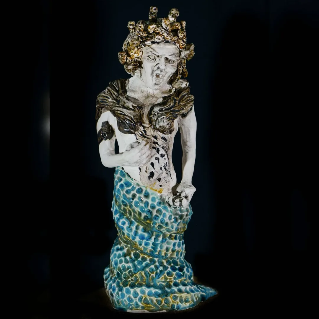 yakınlaştır "medusa" eseri ORÇUN İLTER tarafından 2022 yılında 37x18x18 cm ölçülerinde Seramik elle şekillendirme 1100°C tekniği ile yapılmıştır.