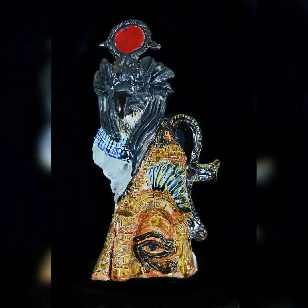 yakınlaştır "ra" eseri ORÇUN İLTER tarafından 2022 yılında 37x18x18 cm ölçülerinde Seramik elle şekillendirme 1100°C tekniği ile yapılmıştır.