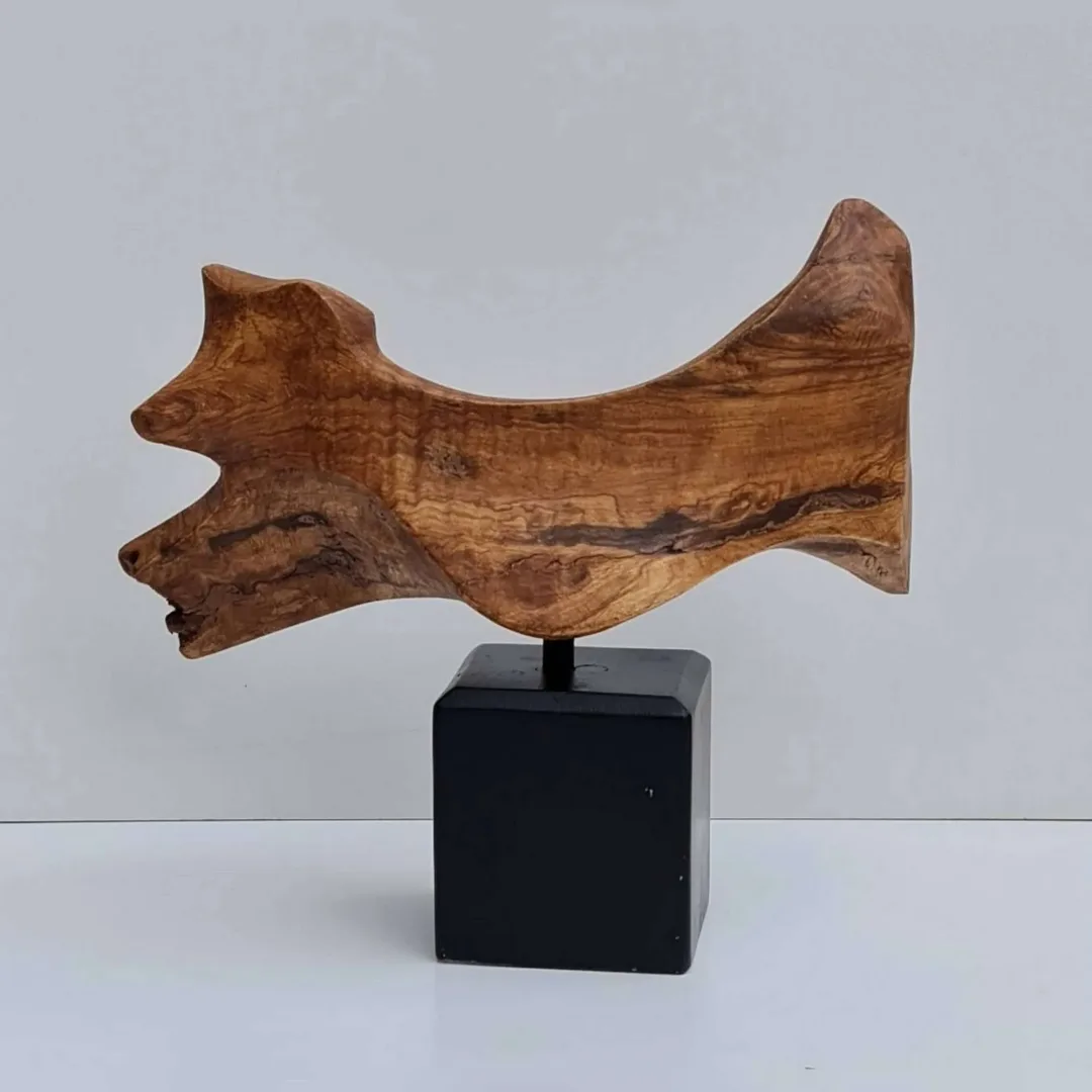 AZİMET KARAMAN — “isimsiz”, 2022 "isimsiz" eseri AZİMET KARAMAN tarafından 2022 yılında 23x26x11 cm ölçülerinde Zeytin - Ahşap Yontu tekniği ile yapılmıştır.
