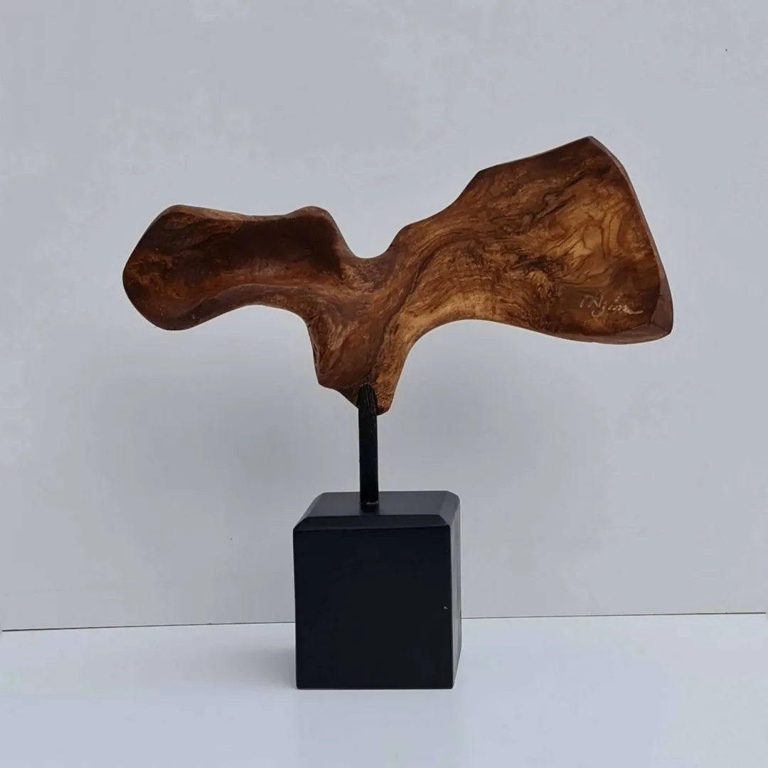 AZİMET KARAMAN — “isimsiz”, 2022 "isimsiz" eseri AZİMET KARAMAN tarafından 2022 yılında 28x29x7 cm ölçülerinde Zeytin - Ahşap Yontu tekniği ile yapılmıştır.