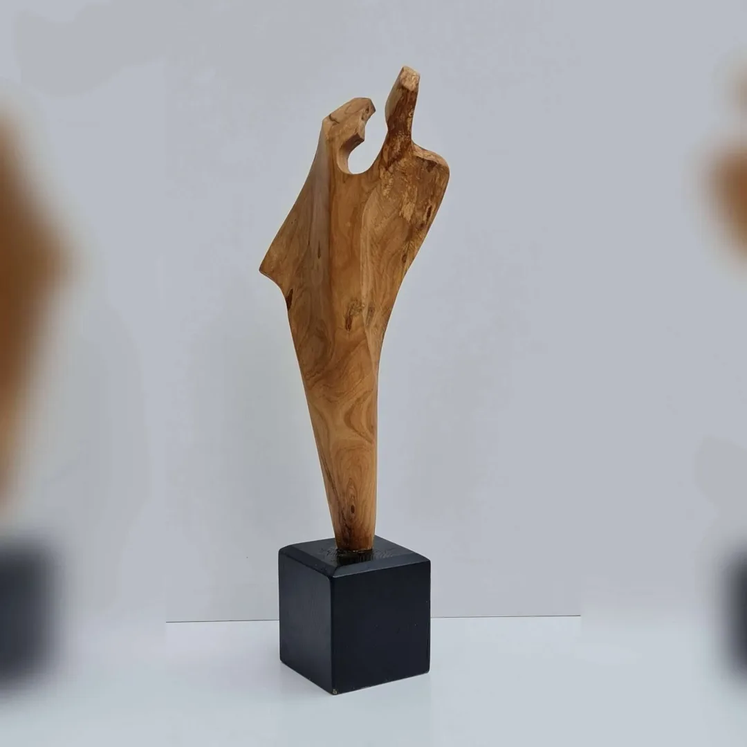 AZİMET KARAMAN — “isimsiz”, 2022 "isimsiz" eseri AZİMET KARAMAN tarafından 2022 yılında 40x12x7 cm ölçülerinde Zeytin - Ahşap Yontu tekniği ile yapılmıştır.