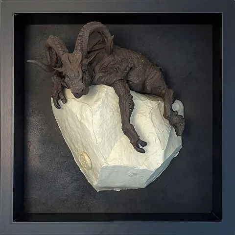 "isimsiz" eseri BUĞRA ÖZER tarafından 2022 yılında 25x25 cm ölçülerinde Serbest elle şekillendirme, stoneware kil, 1150°C tekniği ile yapılmıştır.