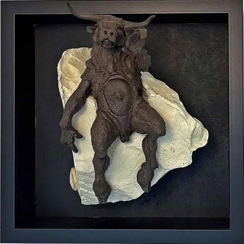 "isimsiz" eseri BUĞRA ÖZER tarafından 2022 yılında 25x25 cm ölçülerinde Serbest elle şekillendirme, stoneware kil, 1150°C tekniği ile yapılmıştır.