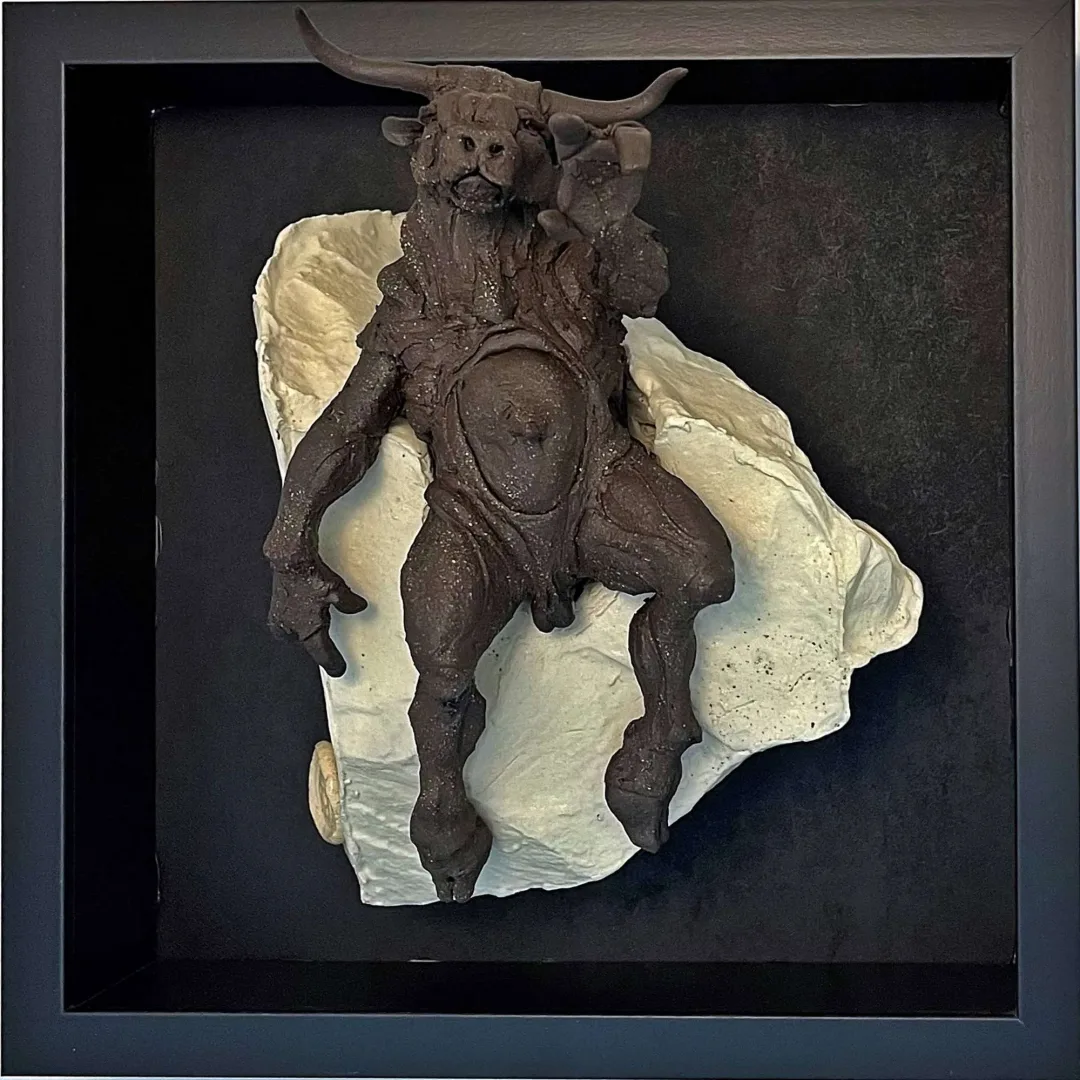 BUĞRA ÖZER — “isimsiz”, 2022 "isimsiz" eseri BUĞRA ÖZER tarafından 2022 yılında 25x25 cm ölçülerinde Serbest elle şekillendirme, stoneware kil, 1150°C tekniği ile yapılmıştır.
