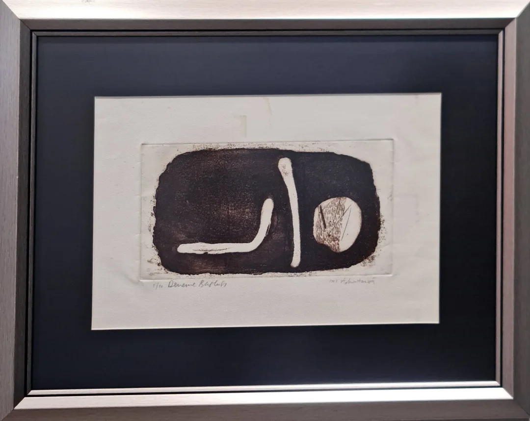 yakınlaştır "Soyut kompozisyon" eseri ADNAN TURANİ tarafından 1962 yılında 20x32 cm ölçülerinde Baskı 1/10 tekniği ile yapılmıştır.