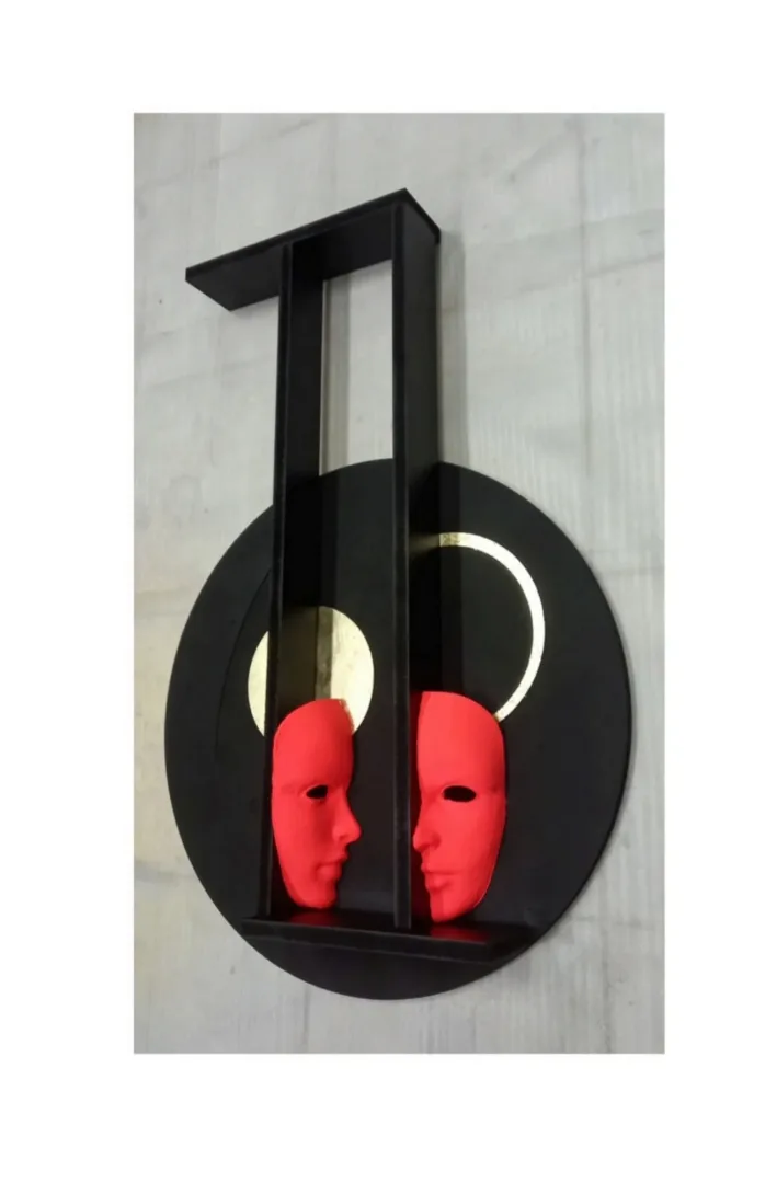 yakınlaştır "N-Icon" eseri FERİT YAZICI tarafından 2022 yılında 88x61x12 cm ölçülerinde Ahşap, metal tekniği ile yapılmıştır.