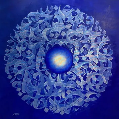 AHMET NEJAT — “İsimsiz” "İsimsiz" eseri AHMET NEJAT tarafından 125x125 cm ölçülerinde Tuval üzeri gümüş ve akrilik boya tekniği ile yapılmıştır.