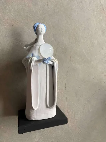 EKİN YÜKSEL — “Kafin Kadınlar”, 2023 "Kafin Kadınlar" eseri EKİN YÜKSEL tarafından 2023 yılında 47x15x20 cm ölçülerinde Seramik elle şekillendirme, karışık teknik tekniği ile yapılmıştır.