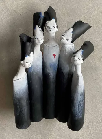 EKİN YÜKSEL — “Yargı”, 2023 "Yargı" eseri EKİN YÜKSEL tarafından 2023 yılında 47x31x17 cm ölçülerinde Seramik elle şekillendirme, karışık teknik tekniği ile yapılmıştır.