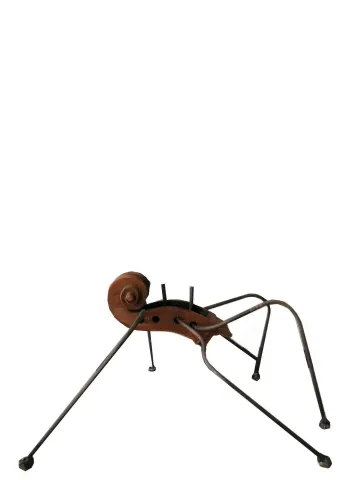 "Gezgin seri 2" eseri DOĞAN KARAKILIÇ tarafından 2023 yılında 40x26x46 cm ölçülerinde Metal, Ahşap, Beton tekniği ile yapılmıştır.