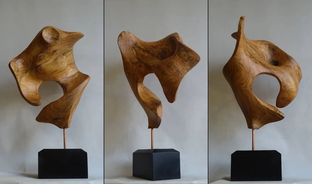 "İsimsiz" eseri AZİMET KARAMAN tarafından 2023 yılında 70x43x30 cm ölçülerinde Zeytin Ağacı tekniği ile yapılmıştır.
