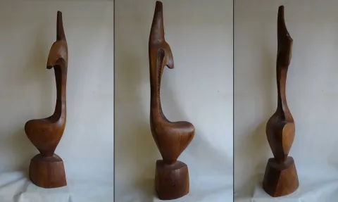 "İsimsiz" eseri AZİMET KARAMAN tarafından 2022 yılında 127x30x20 cm ölçülerinde Ceviz Ahşap Yontu tekniği ile yapılmıştır.