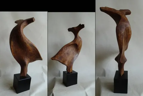 "İsimsiz" eseri AZİMET KARAMAN tarafından 2023 yılında 60x33x20 cm ölçülerinde Zeytin Ağacı tekniği ile yapılmıştır.