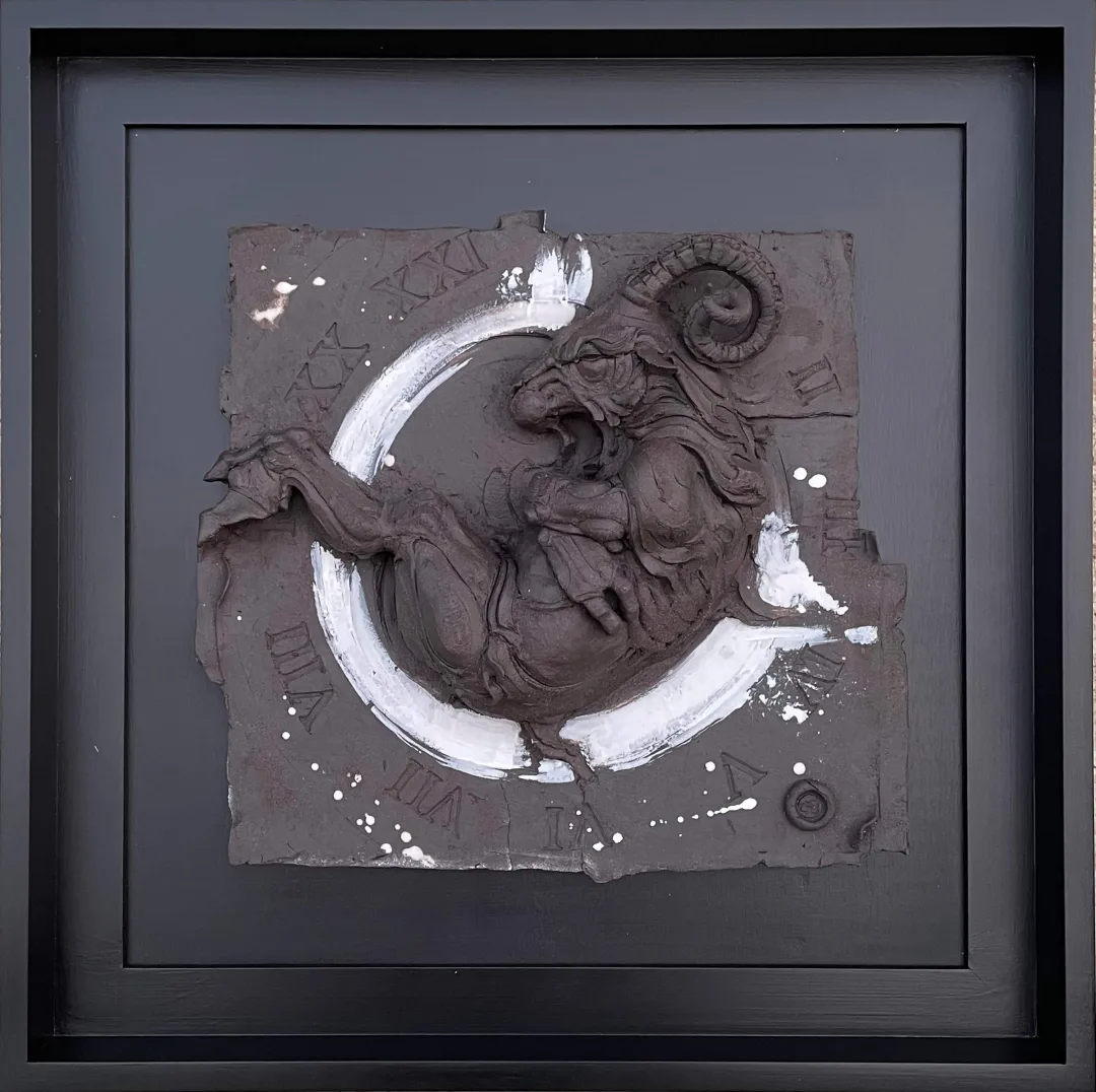 yakınlaştır "Döngü-II" eseri BUĞRA ÖZER tarafından 2023 yılında 63x63 cm ölçülerinde Stoneware Seramik Çamuru Serbest, Elle Şekillendirme Karışık Teknik 1245 C° tekniği ile yapılmıştır.