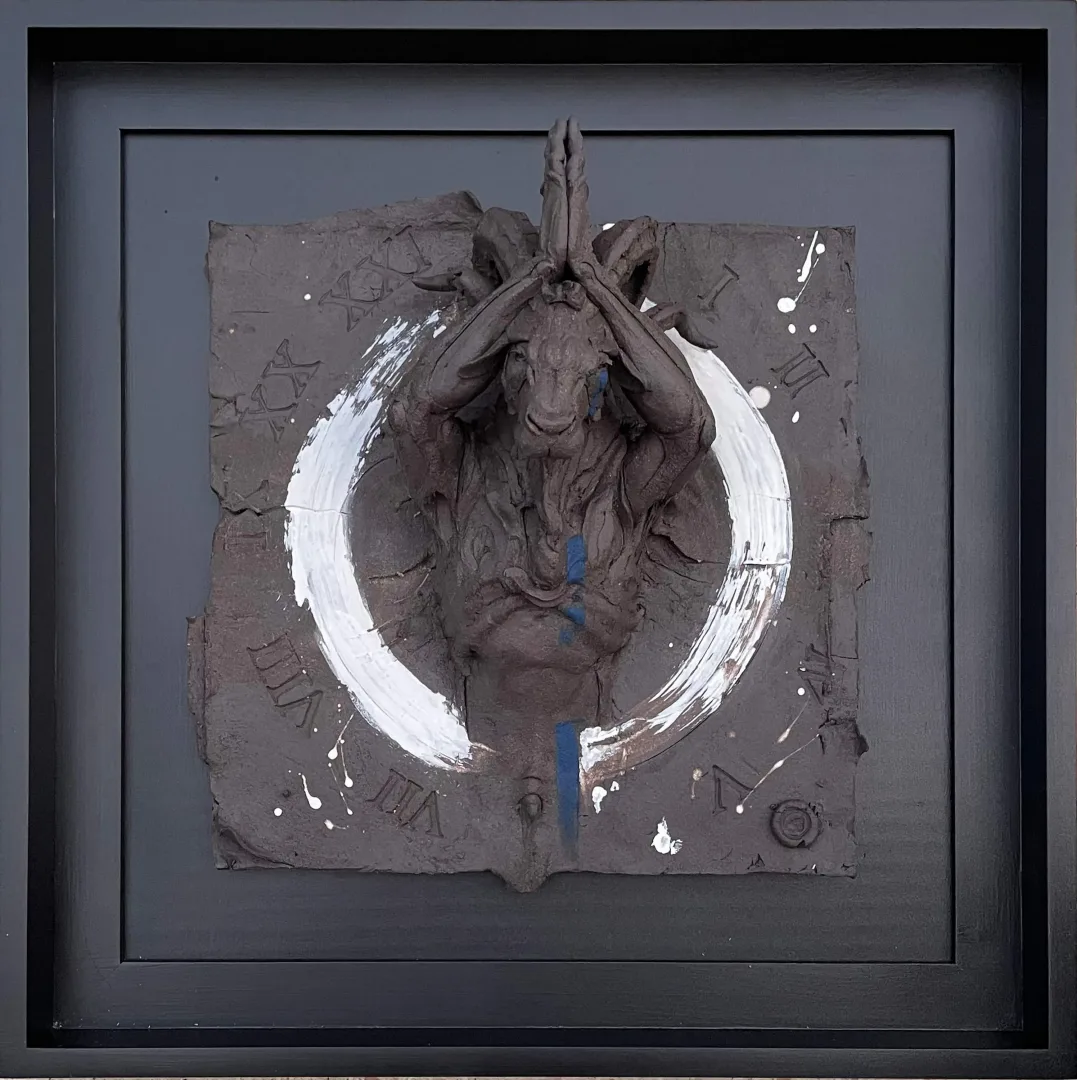 yakınlaştır "Döngü-III" eseri BUĞRA ÖZER tarafından 2023 yılında 63x63 cm ölçülerinde Stoneware Seramik Çamuru Serbest, Elle Şekillendirme Karışık Teknik 1245 C° tekniği ile yapılmıştır.