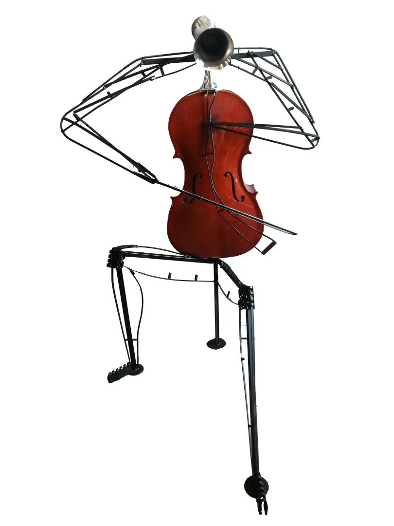 yakınlaştır "Fantastik Orkestra seri 7" eseri DOĞAN KARAKILIÇ tarafından 2023 yılında 103x160x112 cm ölçülerinde Metal-Çello tekniği ile yapılmıştır.