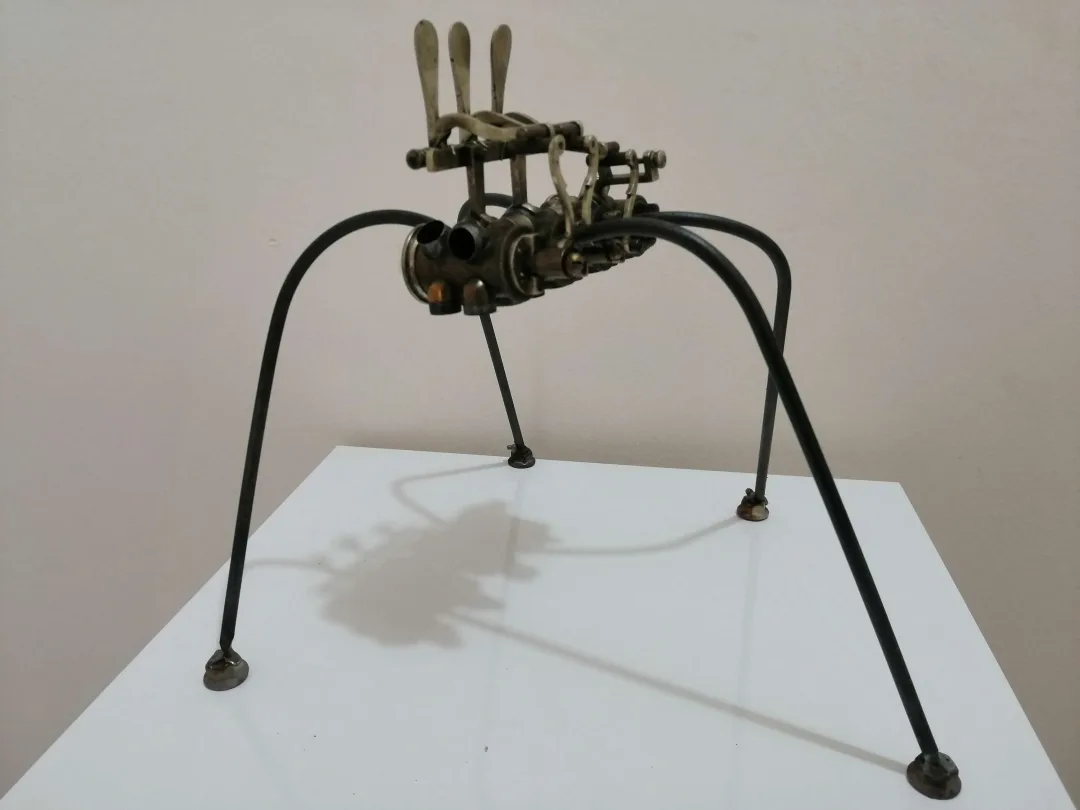 yakınlaştır "Aylak Karınca seri 3" eseri DOĞAN KARAKILIÇ tarafından 2023 yılında 33x30x30 cm ölçülerinde Metal tekniği ile yapılmıştır.