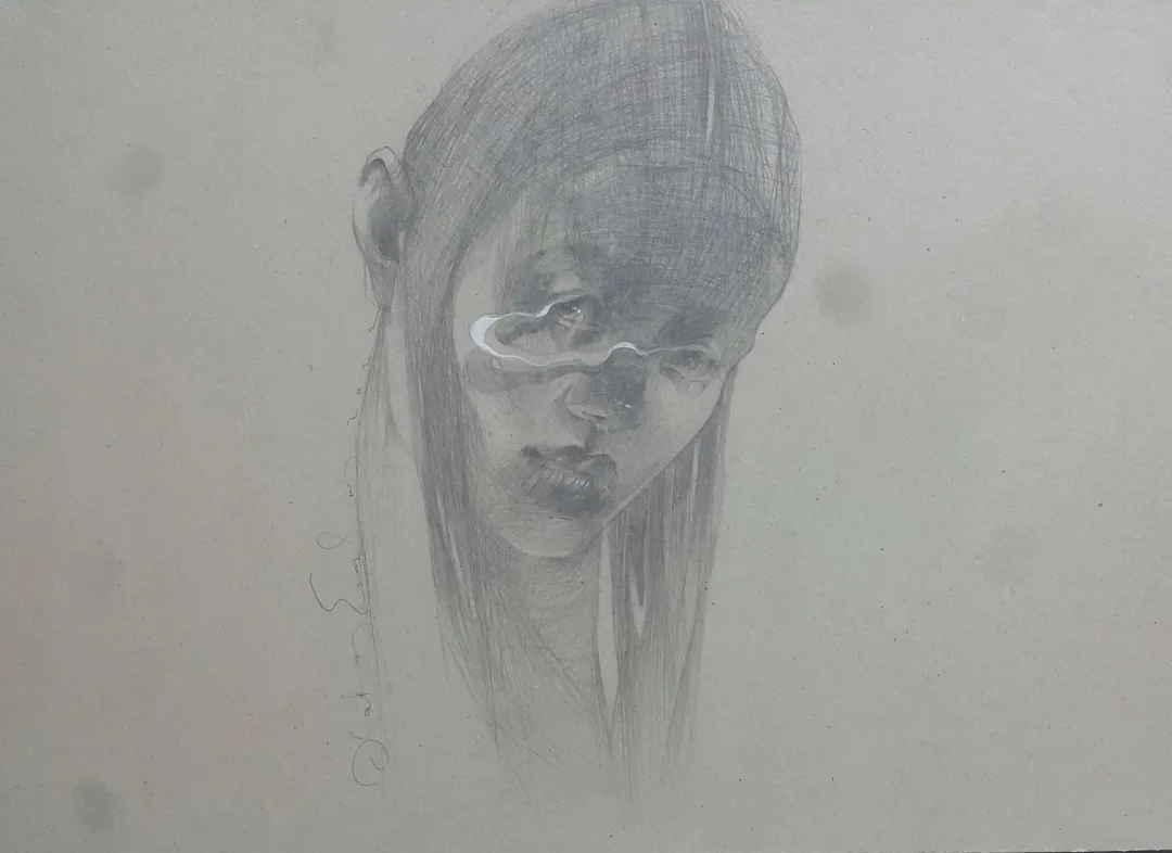 yakınlaştır "Persona" eseri HAKAN ERASLAN tarafından 2021 yılında 50x70 cm ölçülerinde Kağıt üzeri desen tekniği ile yapılmıştır.