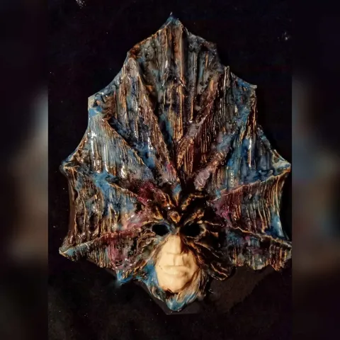 "Buz" eseri ORÇUN İLTER tarafından 2023 yılında 23x28 cm ölçülerinde Seramik 1100°C tekniği ile yapılmıştır.
