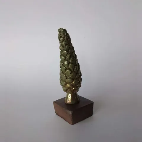IREM PALA — “Hayat Ağacı”, 2023 "Hayat Ağacı" eseri IREM PALA tarafından 2023 yılında 7x7x17 cm ölçülerinde elle şekillendirme indirgen pişirim sıriçi luster tekniği ile yapılmıştır.