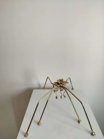 "A Fantastic Song" eseri DOĞAN KARAKILIÇ tarafından 35x21x45 cm ölçülerinde Metal tekniği ile yapılmıştır.