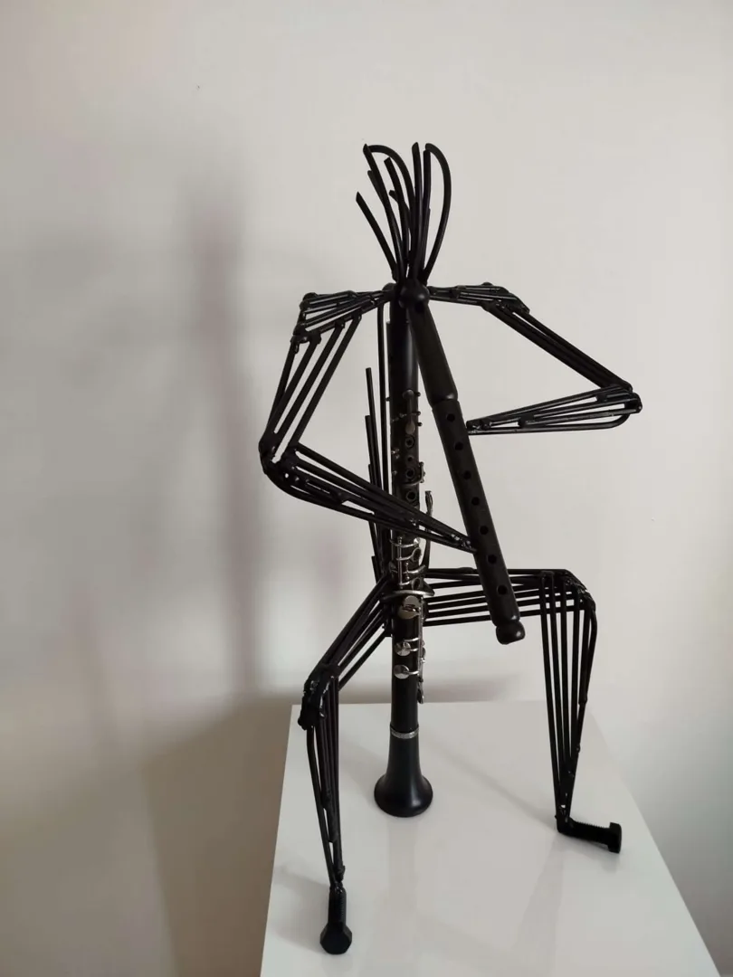 yakınlaştır "A Fantastic Song" eseri DOĞAN KARAKILIÇ tarafından 35x74x24 cm ölçülerinde Metal tekniği ile yapılmıştır.