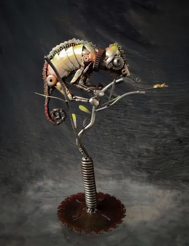 MUSTAFA TUĞRUL — “Bukalemun”, 2024 "Bukalemun" eseri MUSTAFA TUĞRUL tarafından 2024 yılında 63x45x35 cm ölçülerinde Metal tekniği ile yapılmıştır.