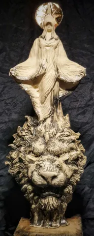 "Kibele" eseri ORÇUN İLTER tarafından 2024 yılında 77x27x20 cm ölçülerinde Serbest Elle Şekillendirme 1200°C tekniği ile yapılmıştır.
